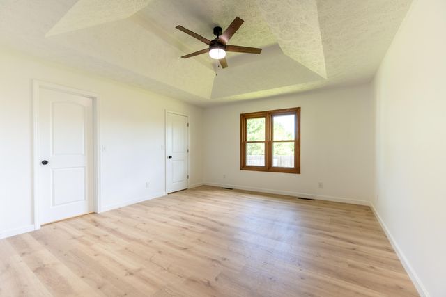 2600 S 14th Avenue, Ozark, MO 65721