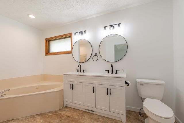 2600 S 14th Avenue, Ozark, MO 65721