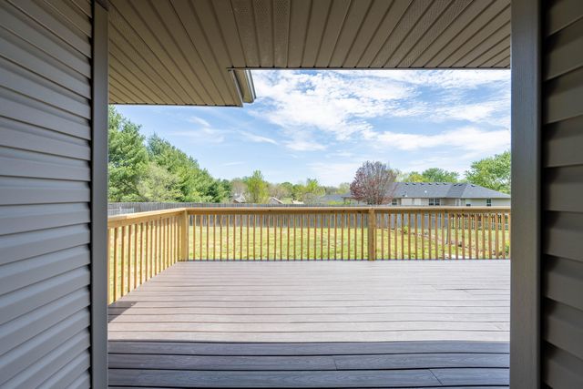 2600 S 14th Avenue, Ozark, MO 65721