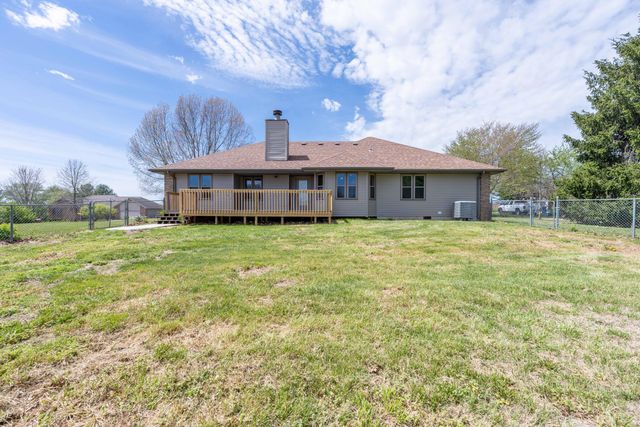 2600 S 14th Avenue, Ozark, MO 65721