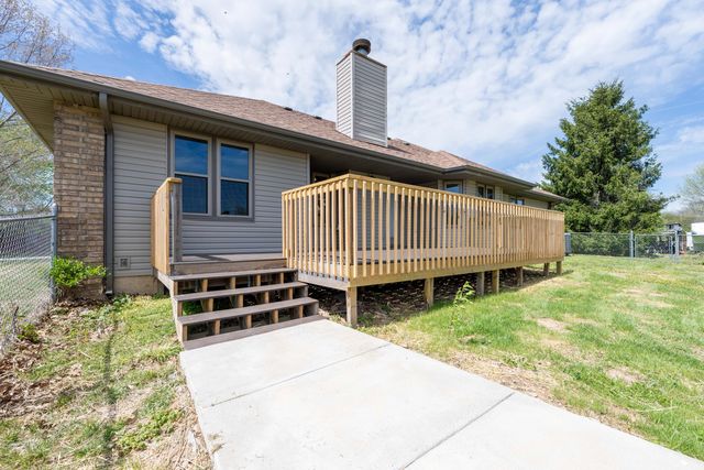 2600 S 14th Avenue, Ozark, MO 65721