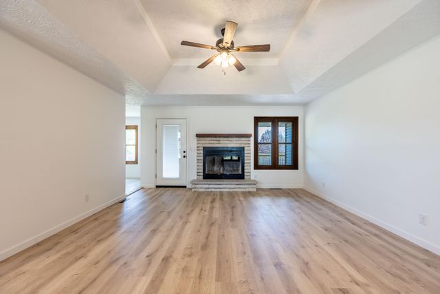 2600 S 14th Avenue, Ozark, MO 65721