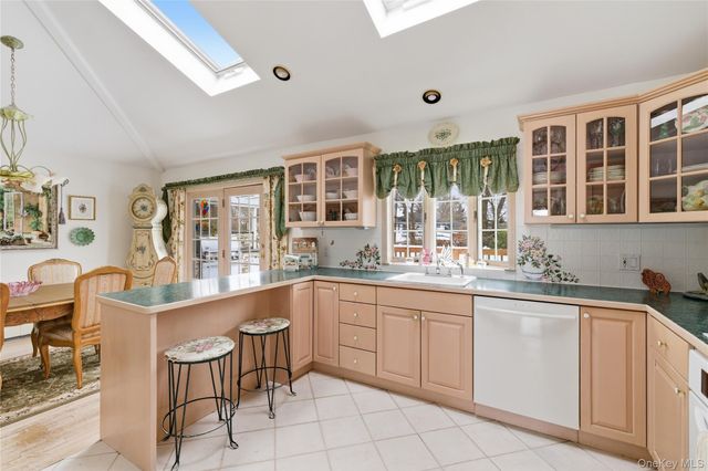 138 Washington Street, Farmingdale, NY 11735