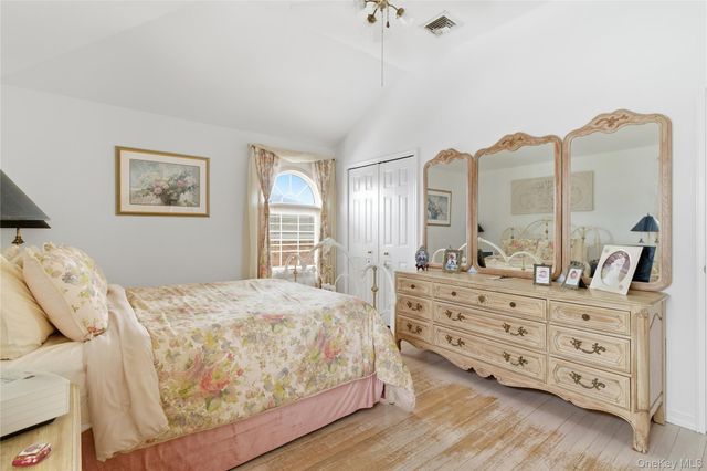 138 Washington Street, Farmingdale, NY 11735