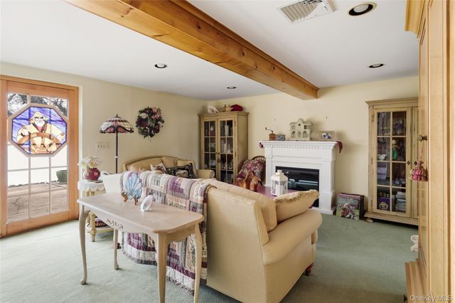 138 Washington Street, Farmingdale, NY 11735