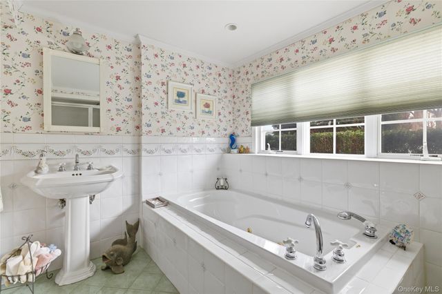 138 Washington Street, Farmingdale, NY 11735