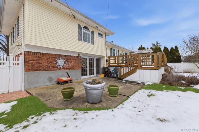 138 Washington Street, Farmingdale, NY 11735