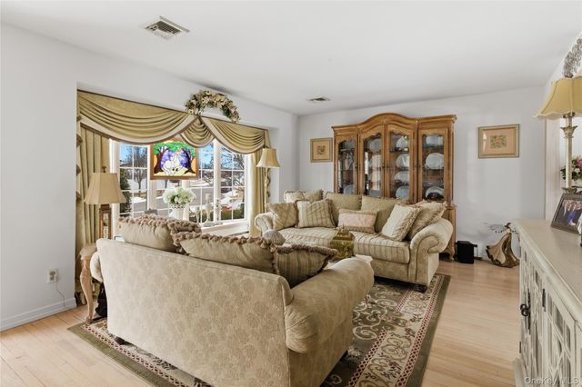 138 Washington Street, Farmingdale, NY 11735