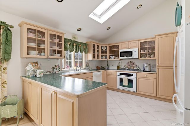 138 Washington Street, Farmingdale, NY 11735