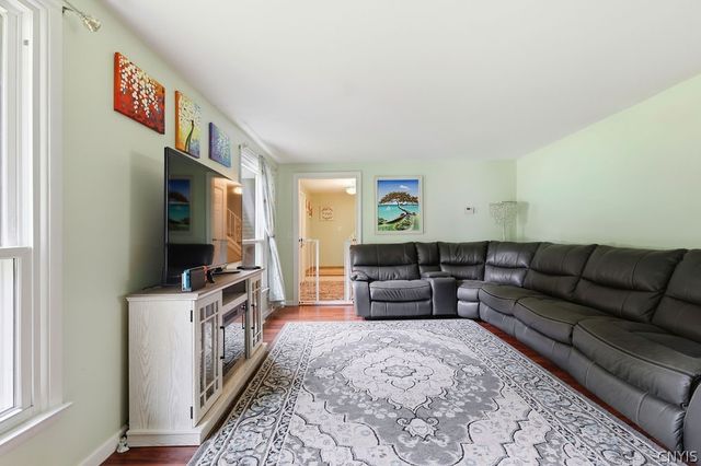 4192 Fireside Circle, Clay, NY 13090