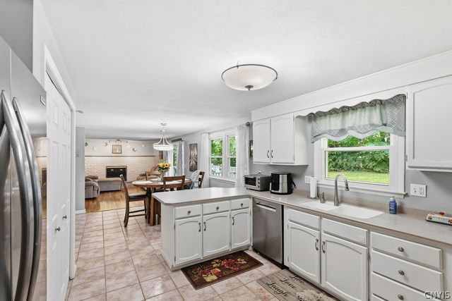 4192 Fireside Circle, Clay, NY 13090