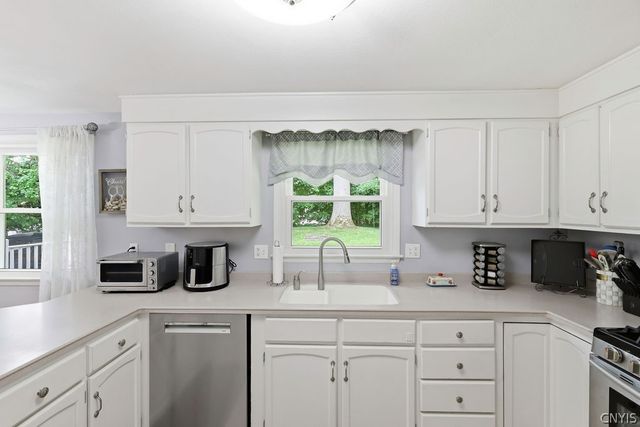 4192 Fireside Circle, Clay, NY 13090