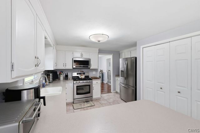 4192 Fireside Circle, Clay, NY 13090