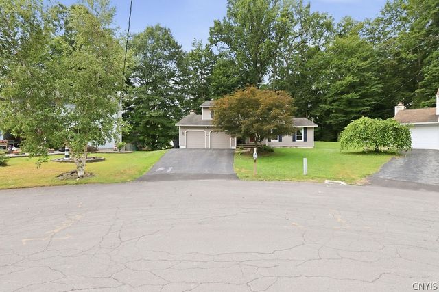 4192 Fireside Circle, Clay, NY 13090