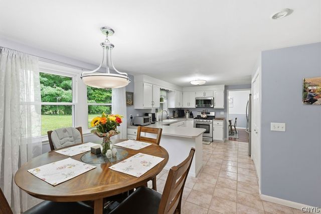 4192 Fireside Circle, Clay, NY 13090