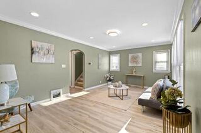 6234 N 105th STREET, Milwaukee, WI 53225