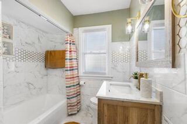 6234 N 105th STREET, Milwaukee, WI 53225