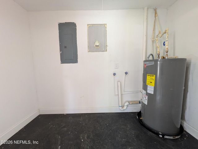 6978 ROBERT F KENNEDY Circle, Jacksonville, FL 32209