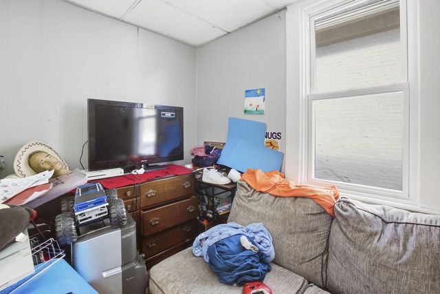 2512 W Rogers STREET, Milwaukee, WI 53204