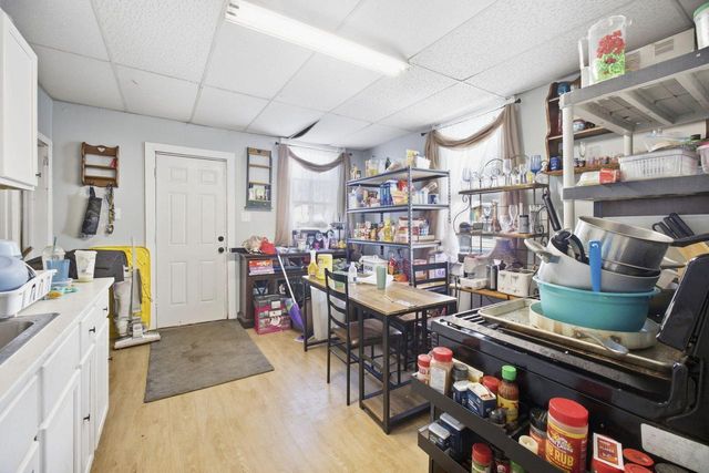 2512 W Rogers STREET, Milwaukee, WI 53204