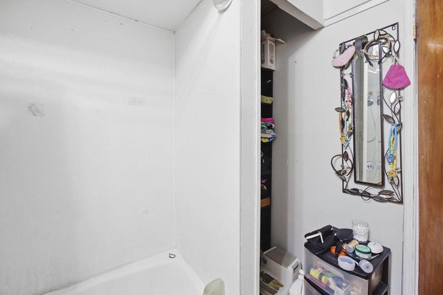 2512 W Rogers STREET, Milwaukee, WI 53204