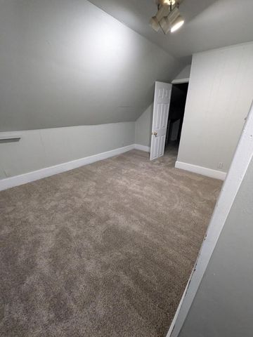 2512 W Rogers STREET, Milwaukee, WI 53204