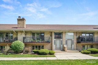 8316 Woodland Drive 5, Darien, IL 60561