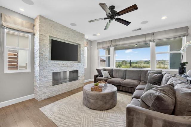 1380 Folsom Meadows Cir, Folsom, CA 95630