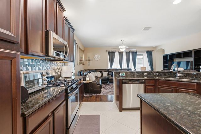 11105 WEMBLEY LANDING DRIVE, Lithia, FL 33547