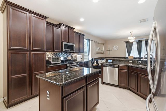 11105 WEMBLEY LANDING DRIVE, Lithia, FL 33547