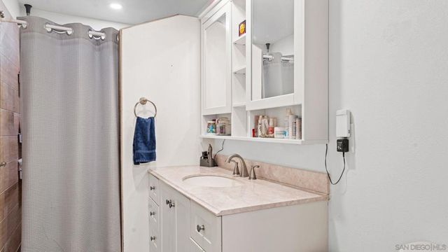 9144 Fanita Rancho Rd, Santee, CA 92071