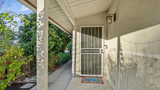 9144 Fanita Rancho Rd, Santee, CA 92071