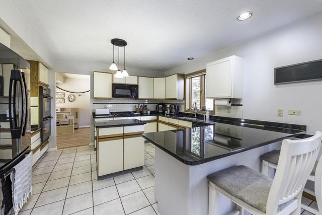 5800 82nd PLACE, Kenosha, WI 53142