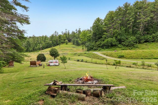 164 Pegg Road, Marshall, NC 28753