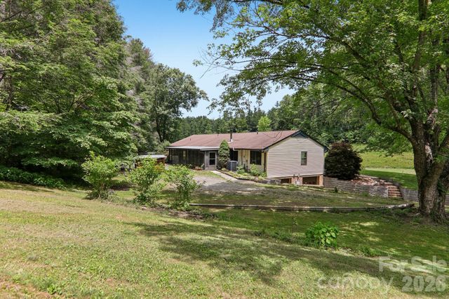 164 Pegg Road, Marshall, NC 28753