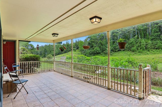 164 Pegg Road, Marshall, NC 28753
