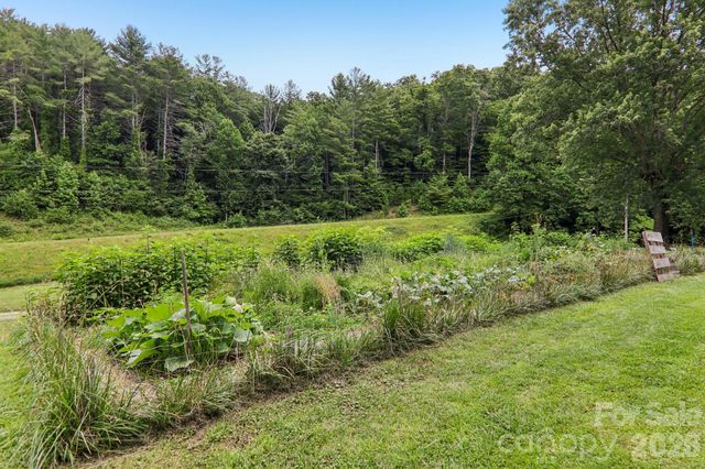 164 Pegg Road, Marshall, NC 28753