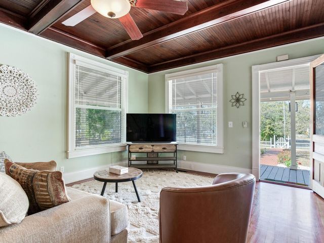 210 N GROSSE AVENUE, Tarpon Springs, FL 34689