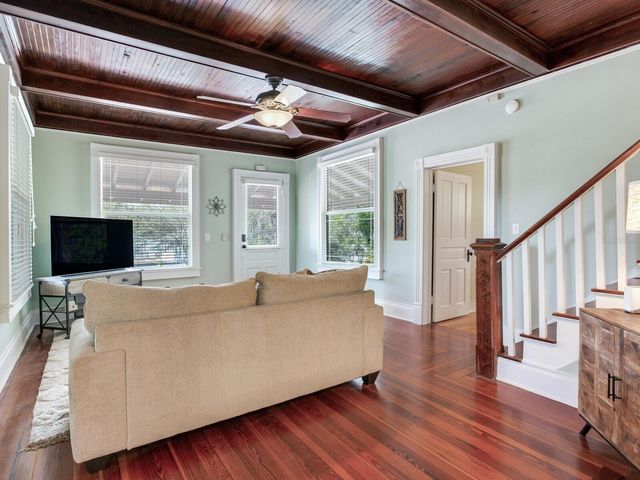 210 N GROSSE AVENUE, Tarpon Springs, FL 34689