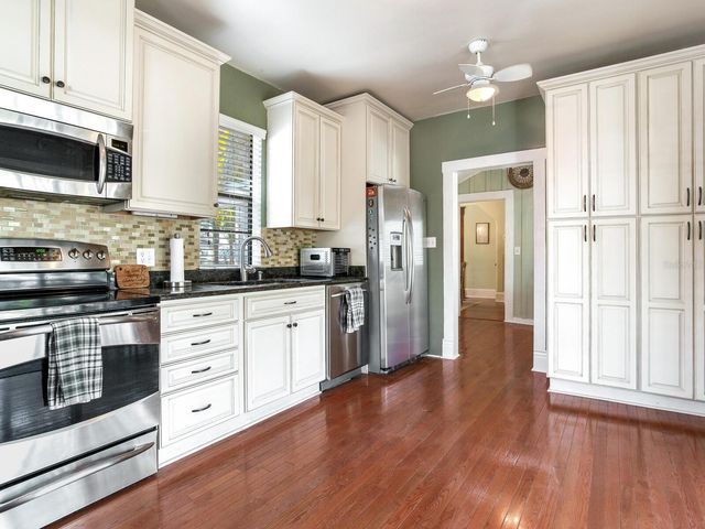 210 N GROSSE AVENUE, Tarpon Springs, FL 34689