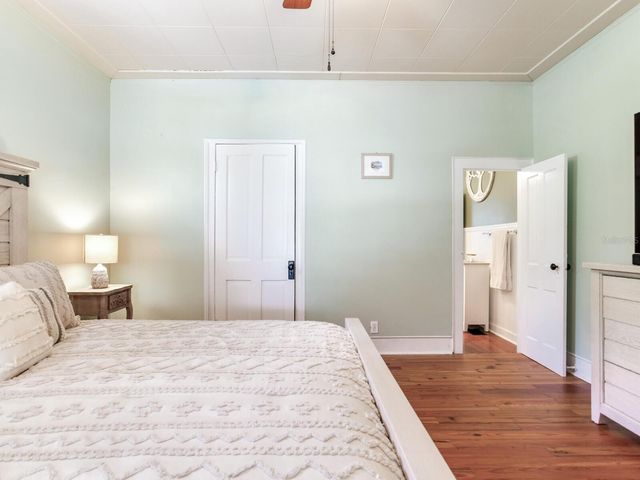 210 N GROSSE AVENUE, Tarpon Springs, FL 34689