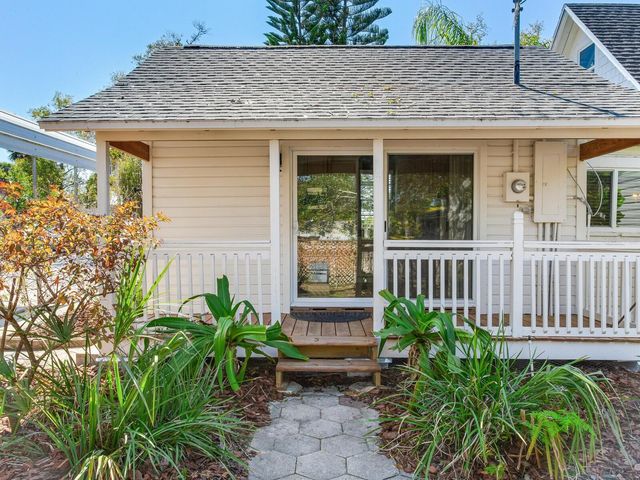 210 N GROSSE AVENUE, Tarpon Springs, FL 34689