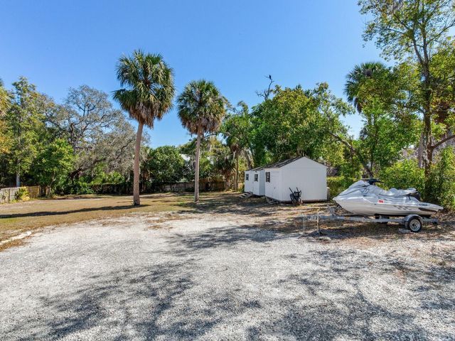 210 N GROSSE AVENUE, Tarpon Springs, FL 34689