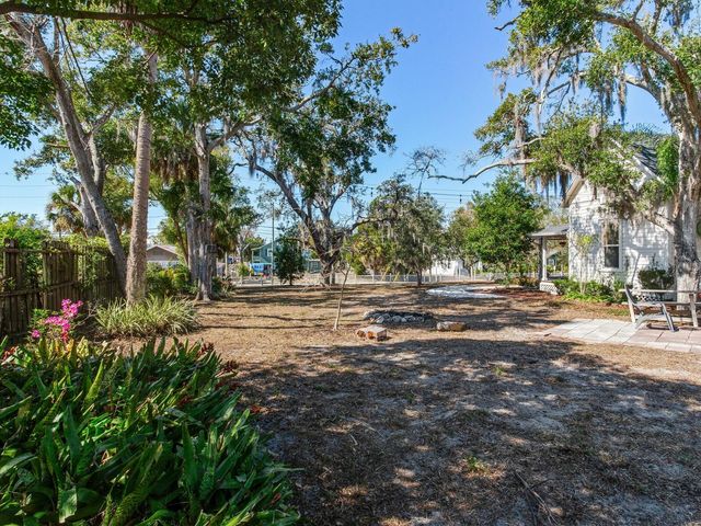 210 N GROSSE AVENUE, Tarpon Springs, FL 34689