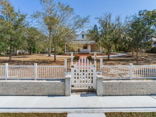 210 N GROSSE AVENUE, Tarpon Springs, FL 34689