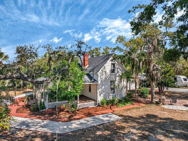 210 N GROSSE AVENUE, Tarpon Springs, FL 34689