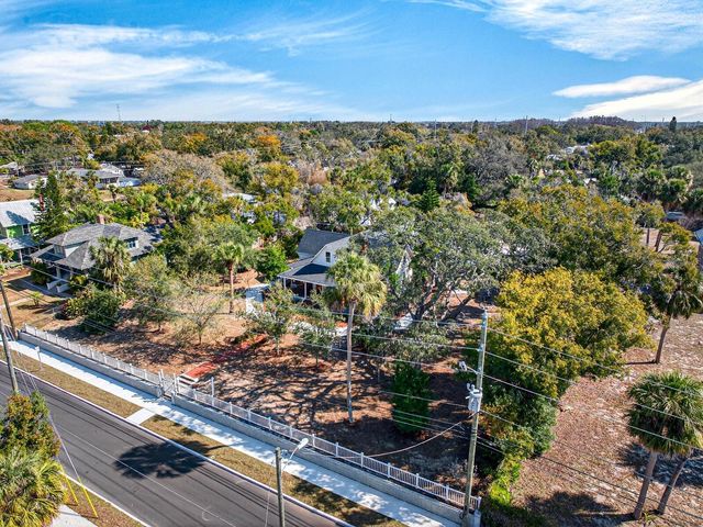 210 N GROSSE AVENUE, Tarpon Springs, FL 34689