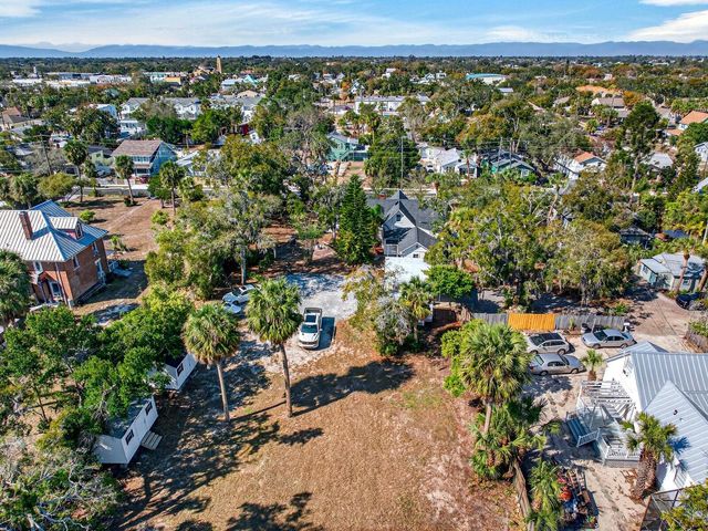 210 N GROSSE AVENUE, Tarpon Springs, FL 34689