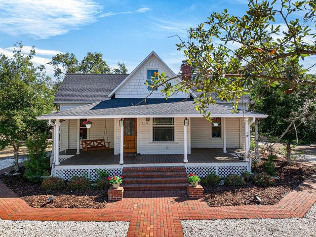 210 N GROSSE AVENUE, Tarpon Springs, FL 34689