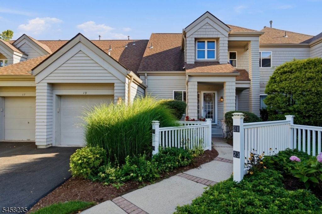 19 Windsor Ct 19, Hardyston Twp., NJ 07419 — exterior